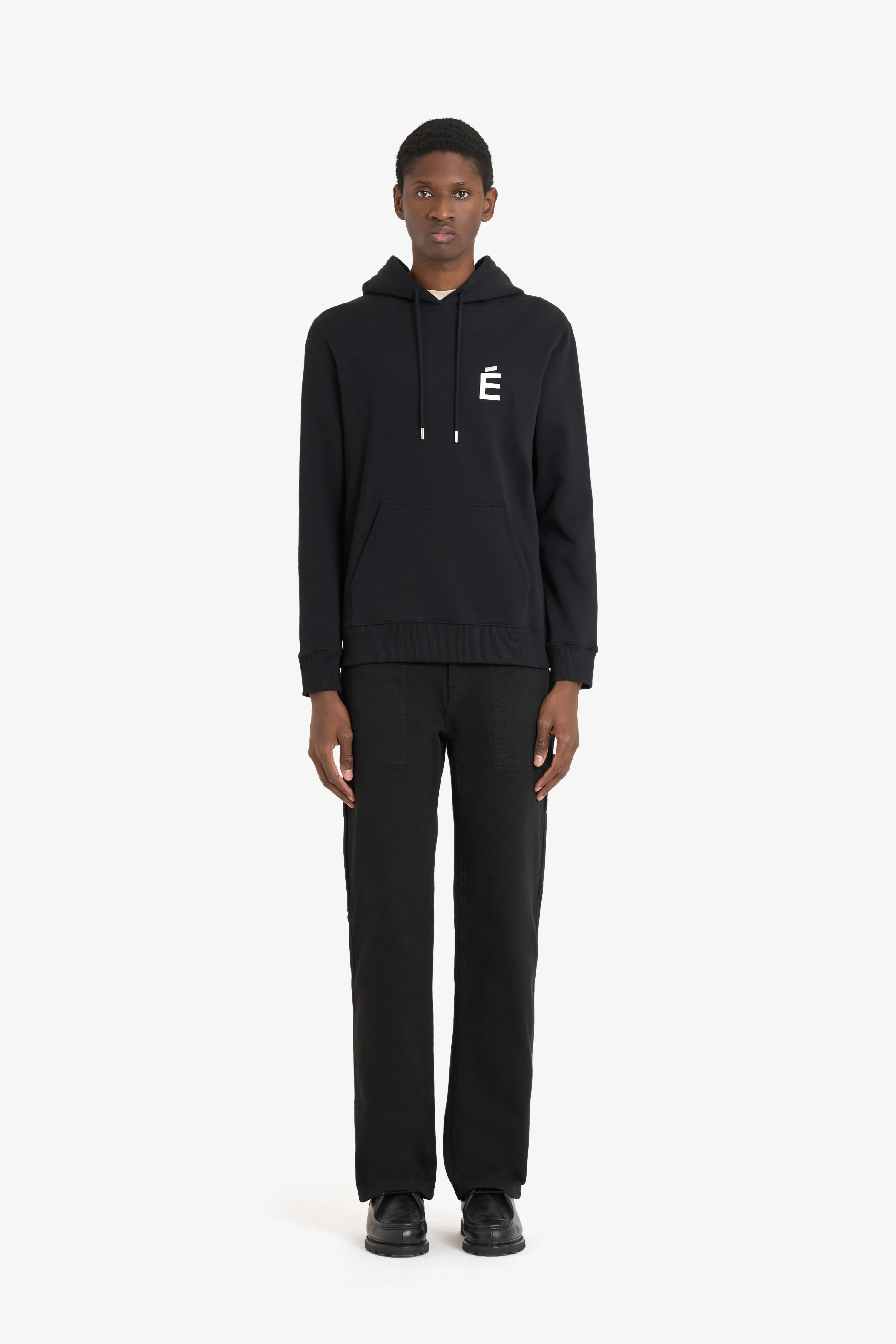 REGULAR HOODIE É
