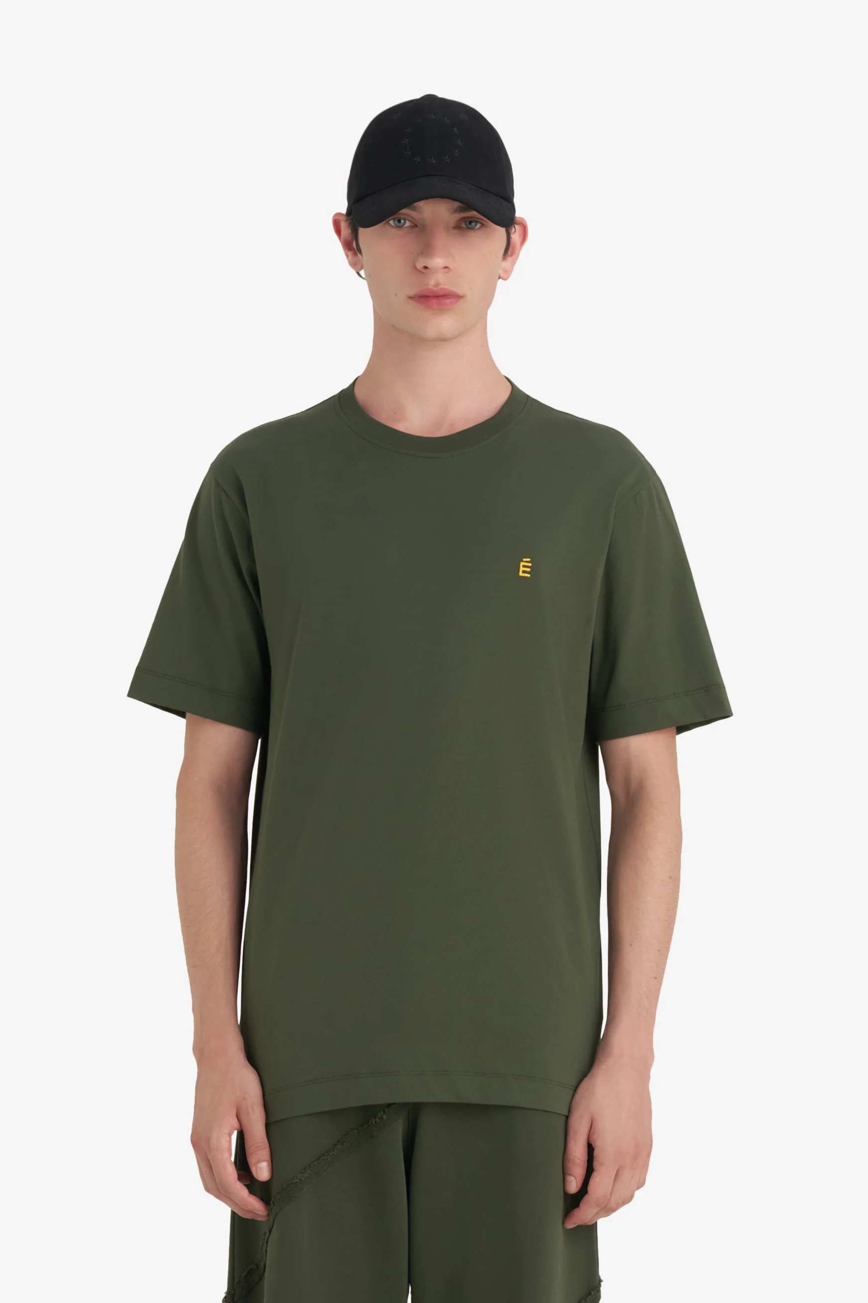 REGULAR T-SHIRT É