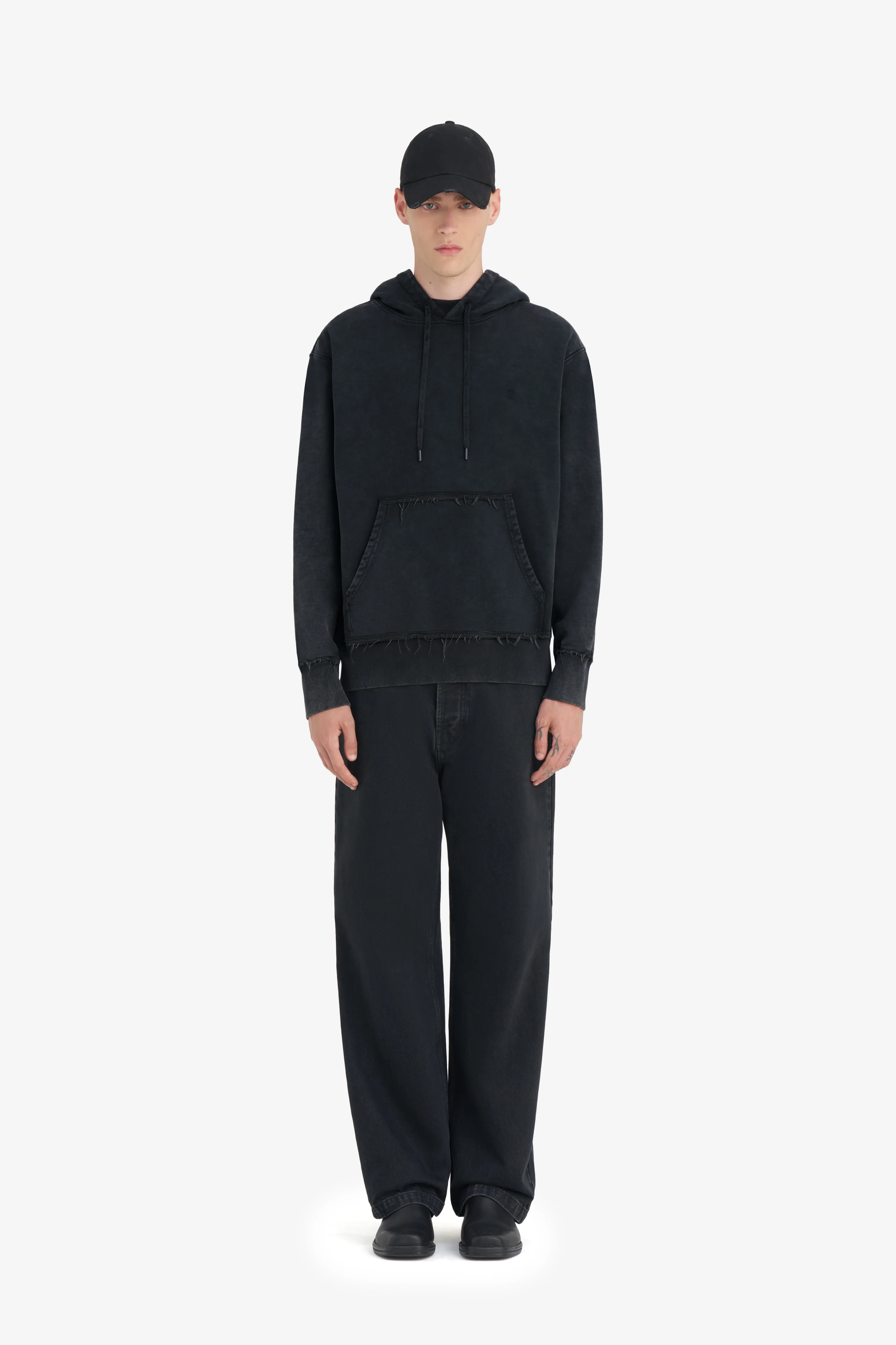 RELAX HOODIE É - Image 2