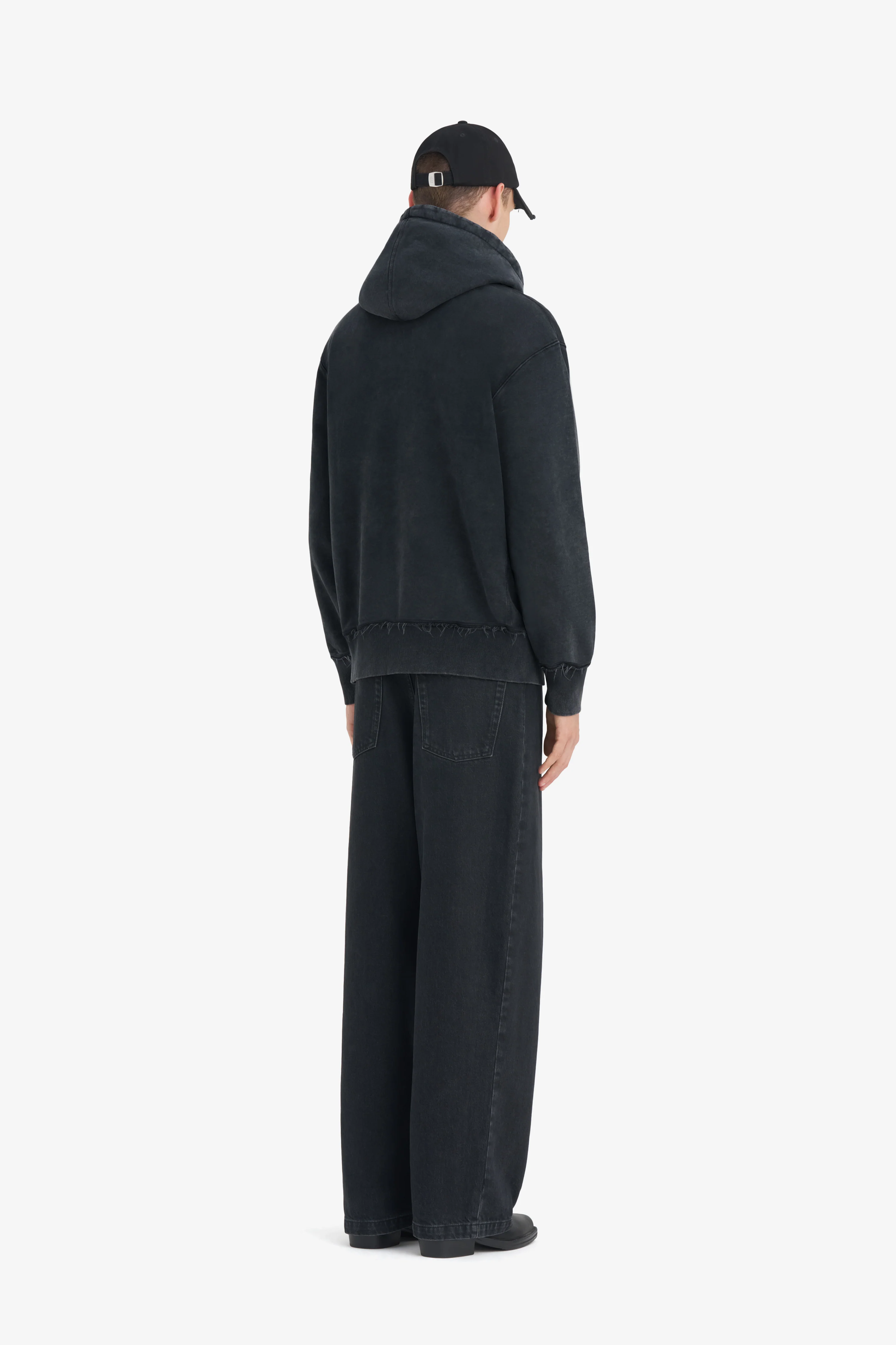 RELAX HOODIE É - Image 4